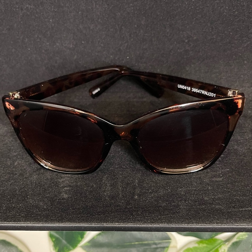 FGX International Women’s Cat-Eye Sunglasses